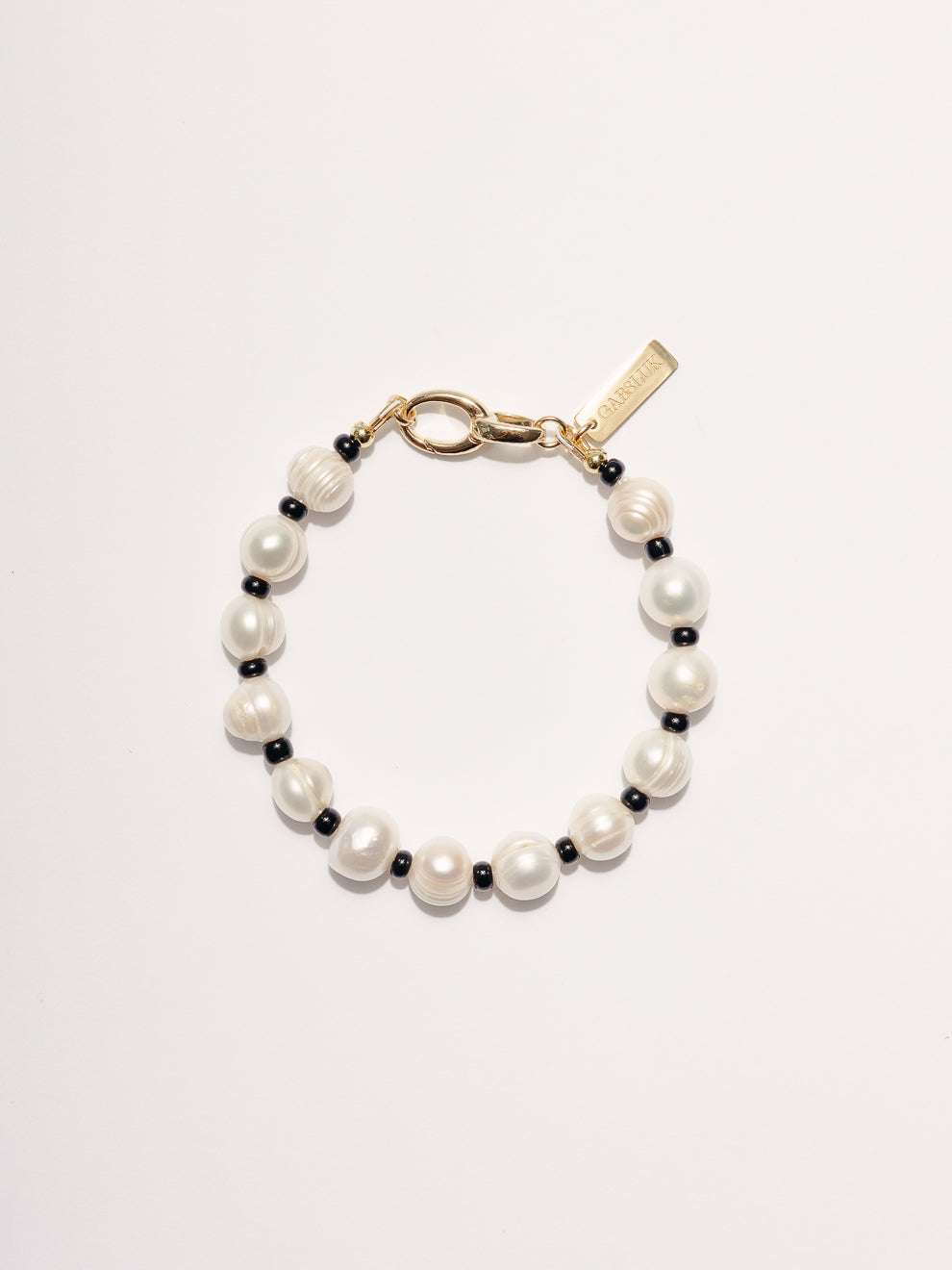 Contrast Pearl Bracelet