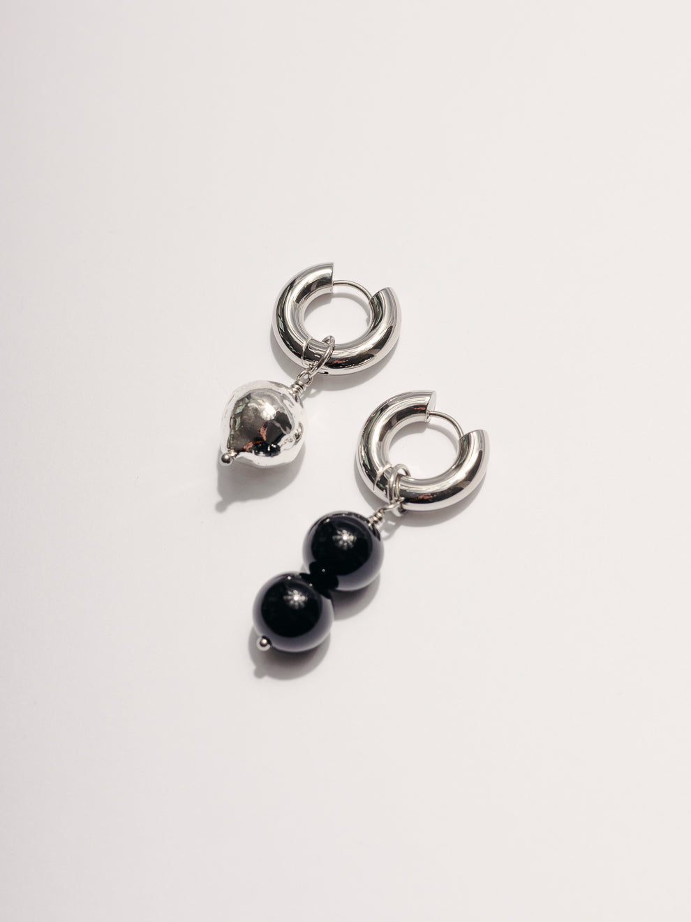Noir Earrings-thumbmail-4