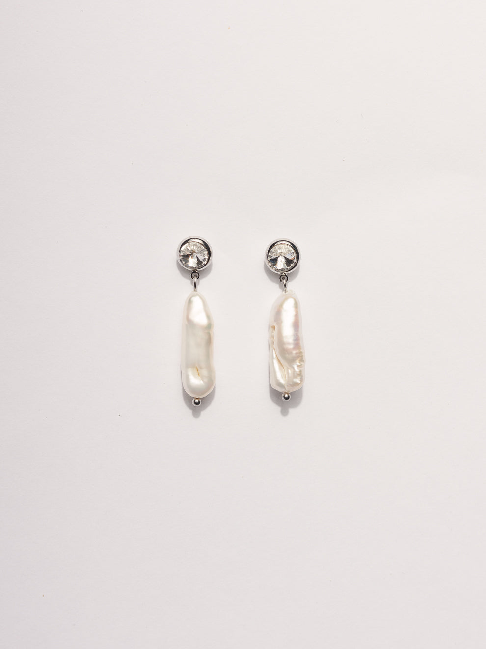 Silver Bezel Pearl Earrings