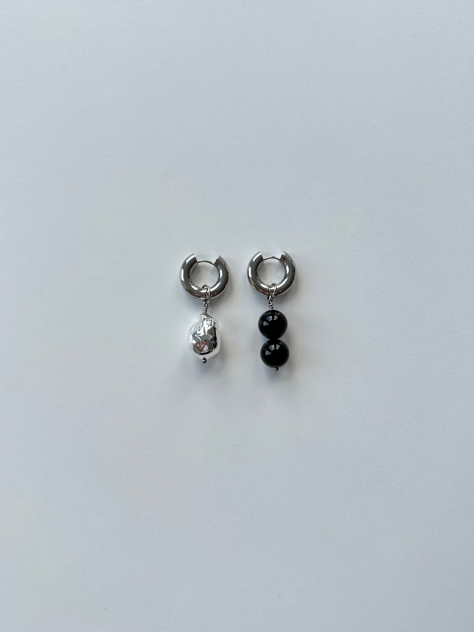 NOIR EARRINGS