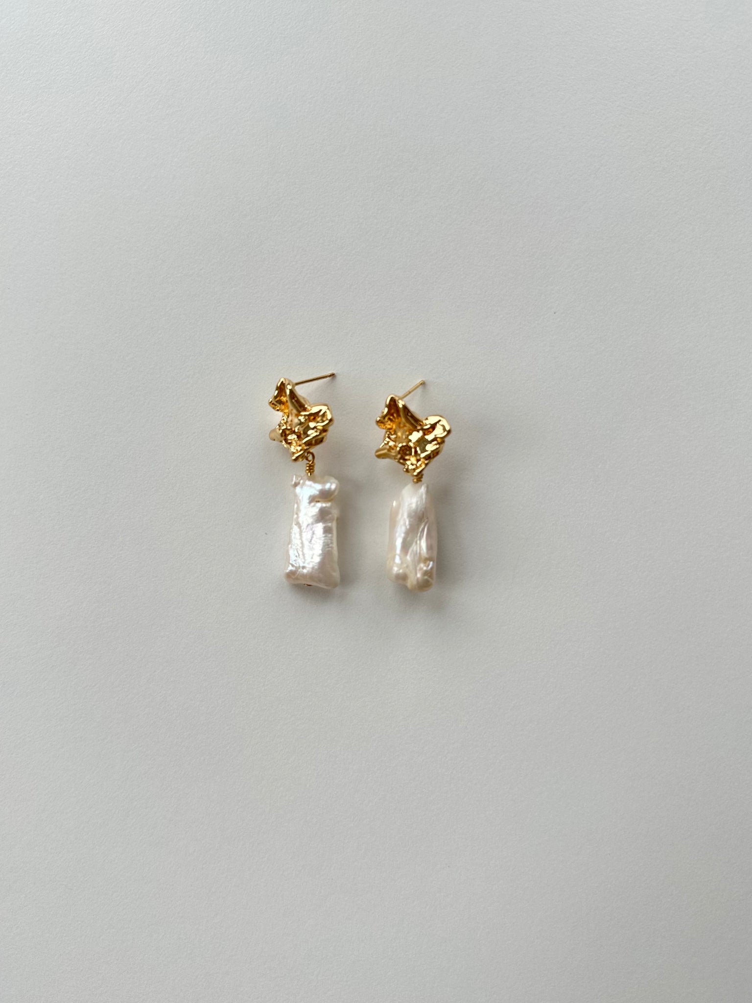 MOLTEN PEARL GOLD EARRINGS