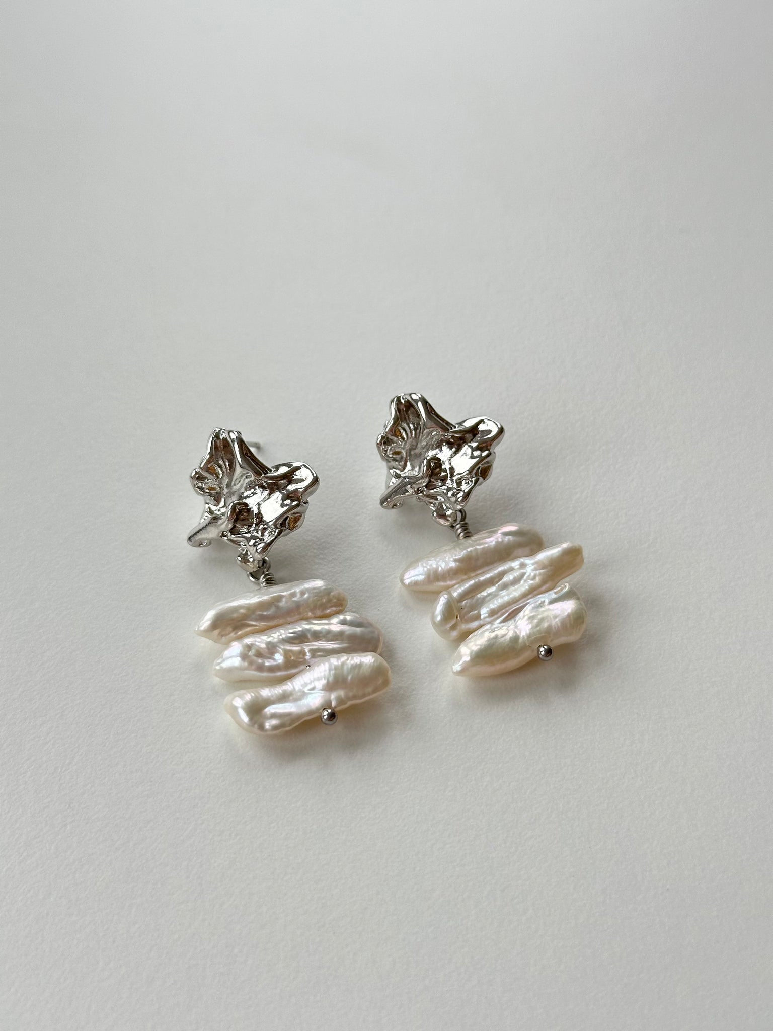 MOLTEN PEARL SILVER EARRINGS