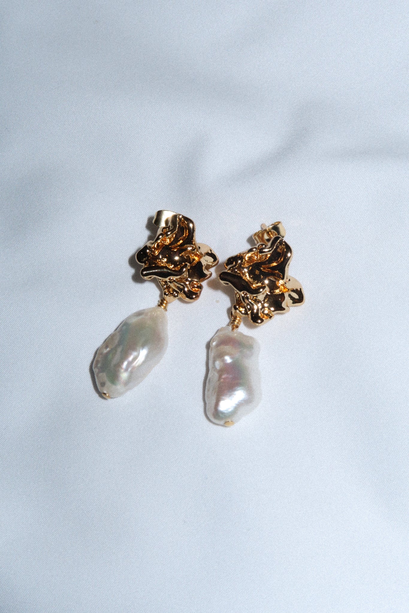 MOLTEN PEARL GOLD EARRINGS