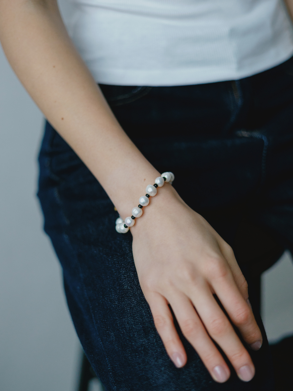 Contrast Pearl Bracelet